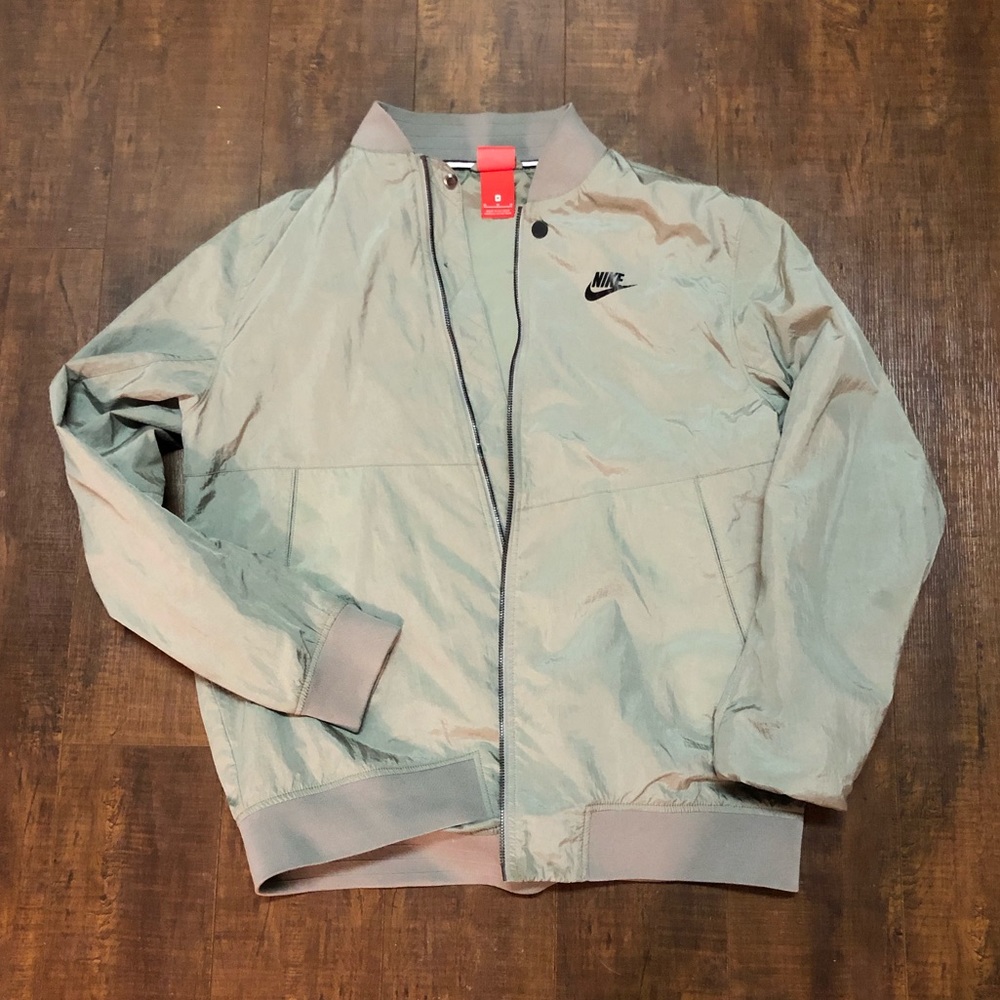 Nike Light Army Green Windbreaker Jacket